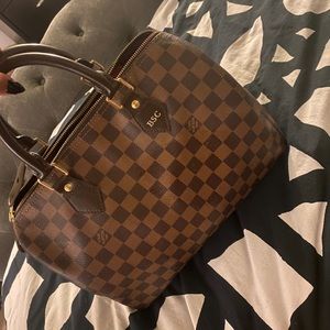 Louis Vuitton speedy
